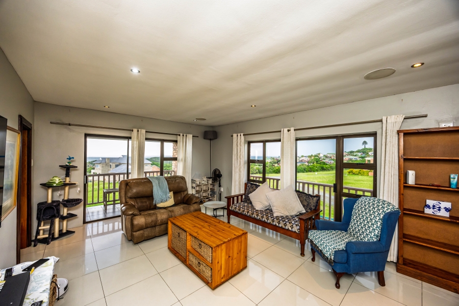 To Let 5 Bedroom Property for Rent in Cove Rock Eastern Cape